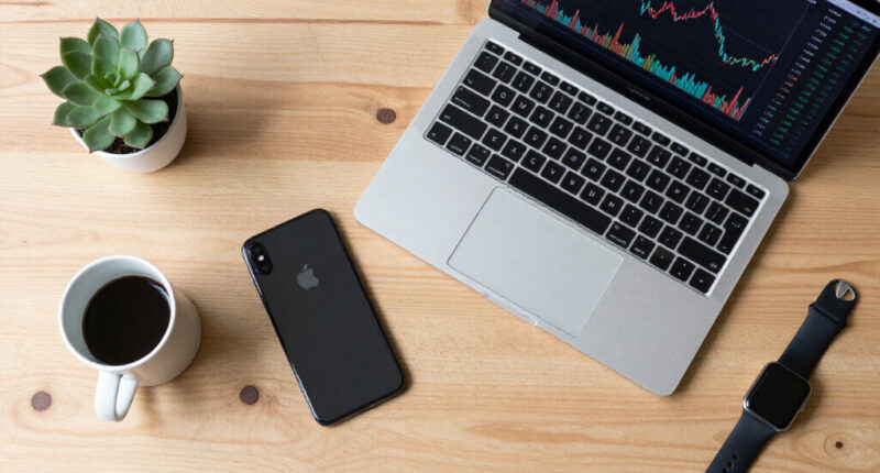 Apple earnings live updates: iPhone, AI and Tim Cook’s final CEO call